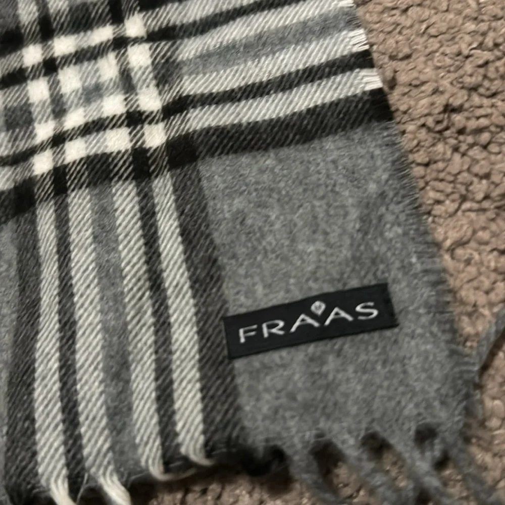 Fraas brand Gray/Black/Red Plaid Scarf-64x11-EUC - Picture 6 of 9